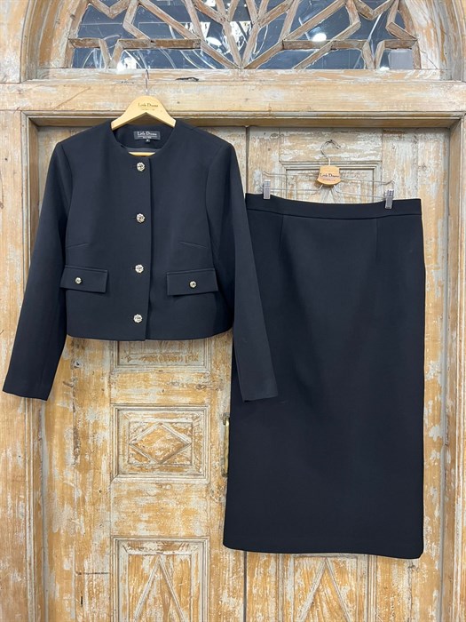 ЮБКА прямая со шлицей сзади (длина 90 см),  из черной поливискозы - фото 38356