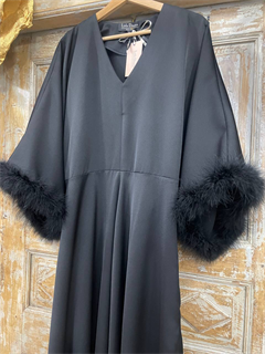 ПЛАТЬЕ вечернее  с рукавами кимоно, юбка ассиметрия по косой (из вискозы-кади с боа из пуха страуса) - фото 27272