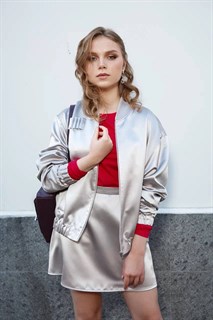КУРТКА-БОМБЕР oversize, короткий, с отстрочкой (из плотного атласа, ЖЕМЧУЖНО-СЕРЫЙ) - фото 38021