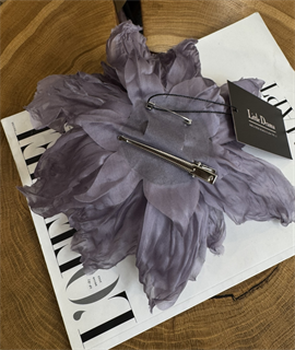 БРОШЬ-ЧОКЕР, ЦВЕТОК "ПИОН" среднего размера (ПЫЛЬНО-СИРЕНЕВЫЙ) - фото 38152