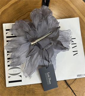 БРОШЬ-ЧОКЕР, ЦВЕТОК "ПИОН" среднего размера (ЖЕМЧУЖНО-СЕРЫЙ) - фото 38169