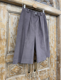 БРЮКИ-БЕРМУДЫ ШИРОКИЕ (от ПАЛАЦЦО) со 1 складкой, с посадкой на талии (из вельвета) - фото 38360