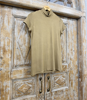 ВОДОЛАЗКА с коротким воротником и коротким рукавом (из тонкого трикотажа), теплый бежевый - фото 38604