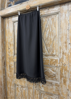 ЮБКА атласная  с кружевом однослойная по косой D-80 (из атласа TWIN) - фото 38638