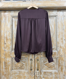 БЛУЗКА на запАхе с мягкой драпировкой, с манжетами (из атласа ARMANI), ИНЖИР - фото 38705