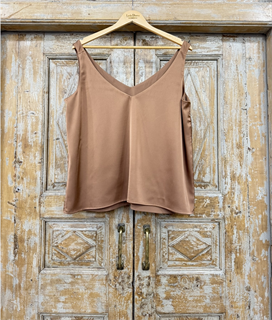 БЛУЗКА  (V-образный вырез, без рукавов, типа "Майка", двусторонний, из премиум-атласа) - фото 38824