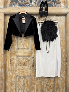 ЖАКЕТ-БОЛЕРО с острыми лацканами, двубортный, приталенный (из шелкового бархата с лацканами из атласа) - фото 39004