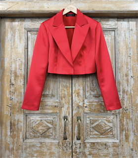 ЖАКЕТ короткий "БОЛЕРО" с острыми лацканами, однобортный, приталенный (из КРАСНОГО атласа) - фото 39093