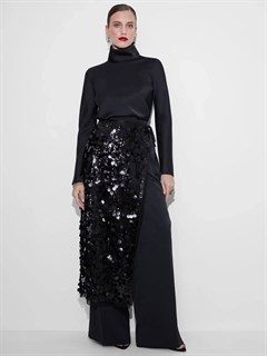 БЛУЗКА с воротником ХОМУТ, по косой, из плотного черного атласа TW - фото 39205