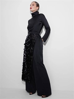 БЛУЗКА с воротником ХОМУТ, по косой, из плотного черного атласа TW - фото 39206