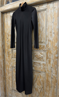 ПЛАТЬЕ с воротником ХОМУТ, по косой, из плотного черного атласа TW - фото 39219