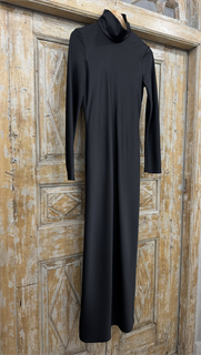 ПЛАТЬЕ с воротником ХОМУТ, по косой, из плотного черного атласа TW - фото 39220