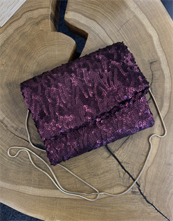 КЛАТЧ-конверт из БОРДО пайеток на цепочке - фото 39243