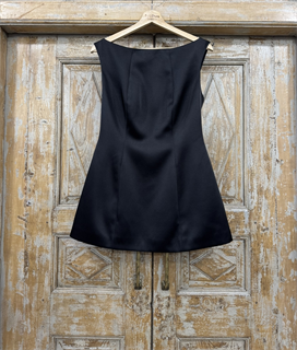 БЛУЗКА "МАЙЯ" силуэтная удлиненная, без рукавов, приталенная, с вырезом "Лодочка" (из дабл-дюшеса, ЧЕРНАЯ) - фото 39271