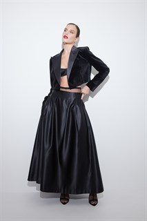 ЮБКА-трапеция МИДИ с защипами на талии (из плотного атласа, ЧЕРНАЯ) - фото 39335