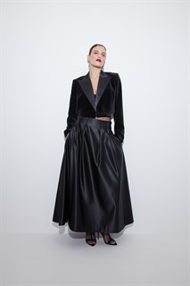 ЮБКА-трапеция МИДИ с защипами на талии (из плотного атласа, ЧЕРНАЯ) - фото 39340