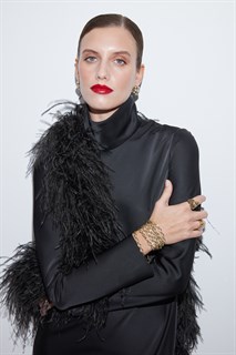 ПЛАТЬЕ с воротником ХОМУТ, по косой, из плотного черного атласа TW - фото 39360