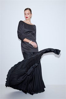 БЛУЗКА "Меган" силуэтная, удлиненная, приталенная, с открытыми плечами (из дабл-дюшеса, ЧЕРНАЯ) - фото 39404