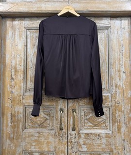 БЛУЗКА на запАхе с мягкой драпировкой, с манжетами (из премиум-атласа),  ШОКОЛАД - фото 39673