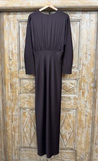 ПЛАТЬЕ (D-100) с драпировкой, подрезом на запАхе, цельнокроенными рукавами и двойной юбкой по косой (из премиум-атласа),  ШОКОЛАД - фото 39693