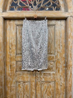 ЮБКА-КАРАНДАШ из пайеток, с разрезом сзади (длина 77 см), СЕРЕБРО - фото 39781