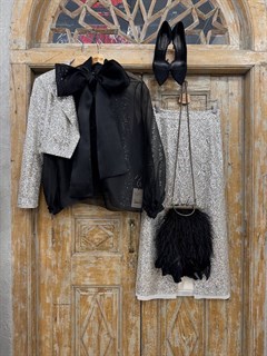 ЖАКЕТ "БОЛЕРО" с острыми лацканами, однобортный, приталенный (из СЕРЕБРИСТО-МОЛОЧНЫХ пайеток)