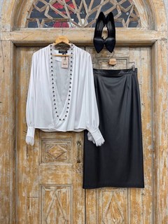 ЮБКА прямая со шлицей сзади (длина 90 см),  из ЧЕРНОЙ ЭКО-кожи на замше