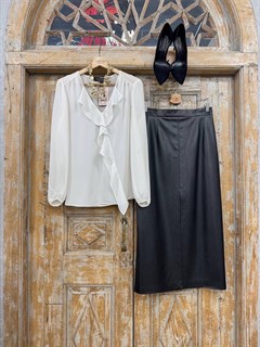 БЛУЗКА с V-вырезом с мягким воланом (из шелка)