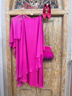 ПЛАТЬЕ на одно плечо из шифона в пол, многослойное (ФУКСИЯ)