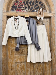 БЛУЗКА на запАхе с мягкой драпировкой в викторианском стиле (из премиум-атласа с кружевом), СЕРЫЙ ГРАФИТ