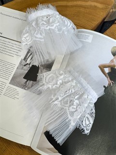 МАНЖЕТЫ c кружевом на пуговице - фото 40405