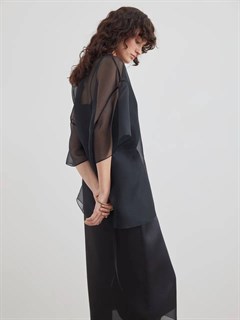 БЛУЗКА из органзы "АУРА", минималистичная, с коротким рукавом, с круглым вырезом, оверсайз (ЧЕРНЫЙ) - фото 40658