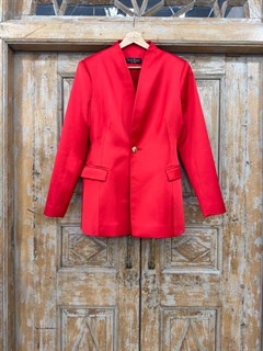 Жакет "Эмили", приталенный, однобортный, с цельнокроеным воротником  (из плотного атласа), КРАСНЫЙ - фото 40863
