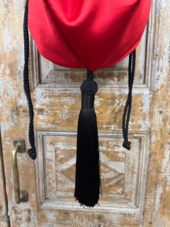 СУМОЧКА коктейльная с кисточкой (из плотного атласа), КРАСНЫЙ - фото 40901