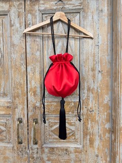 СУМОЧКА коктейльная с кисточкой (из плотного атласа), КРАСНЫЙ - фото 40903