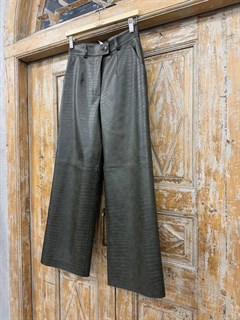 БРЮКИ ШИРОКИЕ "ТРУБЫ"  (из ЭКО-кожи "КРОКОДИЛ"), ЗЕЛЕНЫЙ - фото 41122