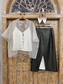 ЮБКА миди трапеция с асимметричным запАхом, на кнопке, D-90 (из ЭКО-кожи "КРОКОДИЛ"), ЗЕЛЕНЫЙ