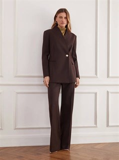 Жакет "Эмили", приталенный, однобортный, с цельнокроеным воротником  (из костюмной премиум шерсти), ШОКОЛАД