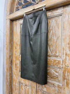 ЮБКА-карандаш с отстрочкой крестом (зауженная, высокая шлица, из ЭКО-кожи "КРОКОДИЛ", D-90), ЗЕЛЕНЫЙ - фото 41321