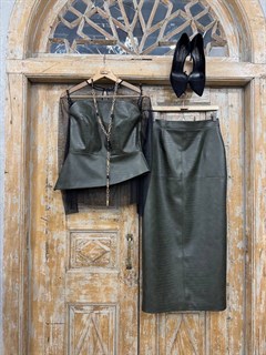 ЮБКА-карандаш с отстрочкой крестом (зауженная, высокая шлица, из ЭКО-кожи "КРОКОДИЛ", D-90), ЗЕЛЕНЫЙ - фото 41335