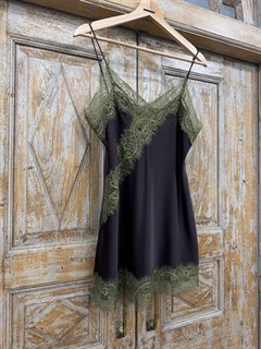 ТОП на тонких бретельках с кружевом (из премиум атласа), ШОКОЛАД с зеленым - фото 41501